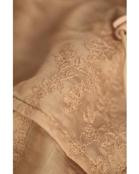 細やかな花刺繍のフード付きシアーブルゾン