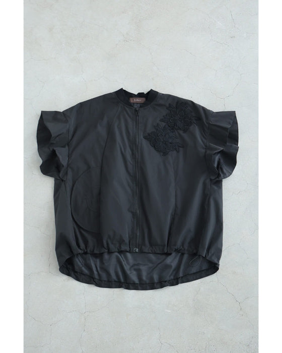 花咲くワッペンのフレア袖ブルゾン