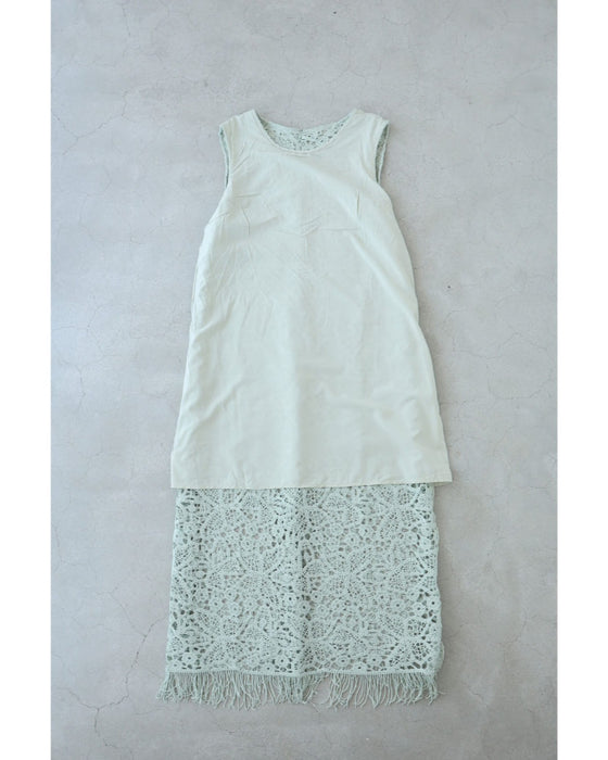 爽やかなペールカラーレースの裾フリンジロングワンピース(紐ベルト付き)