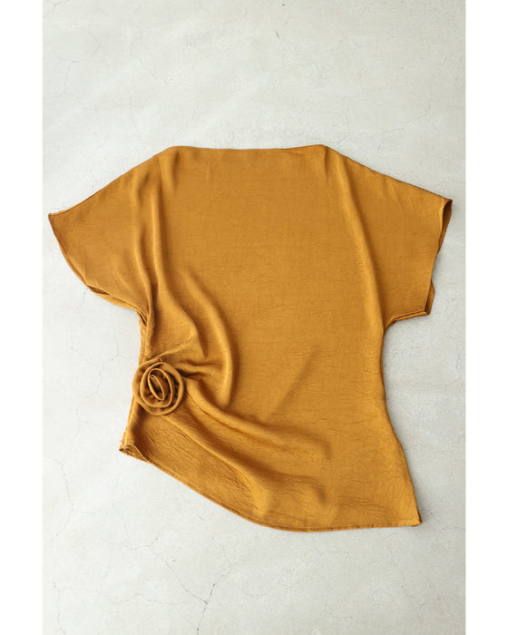 ウエストコサージュのドレープブラウストップス