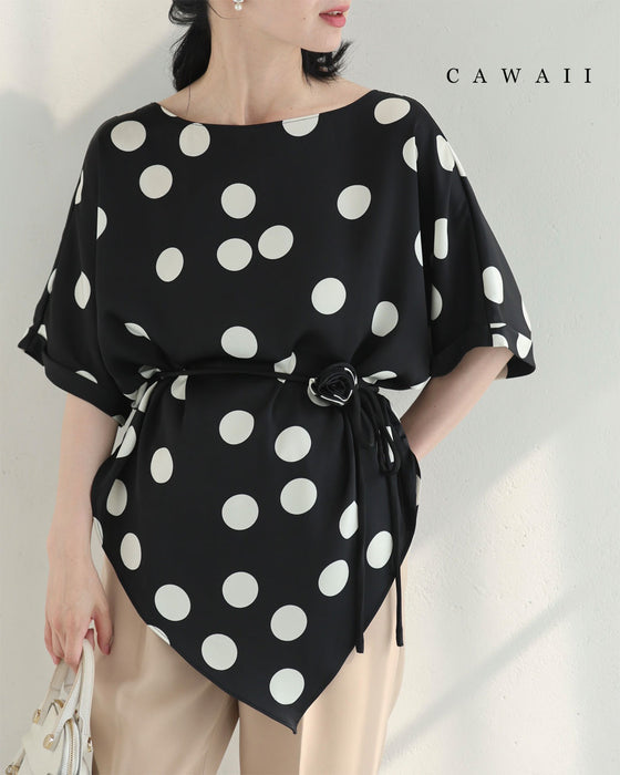 艶めくドット柄プルオーバートップス(コサージュベルト付き)