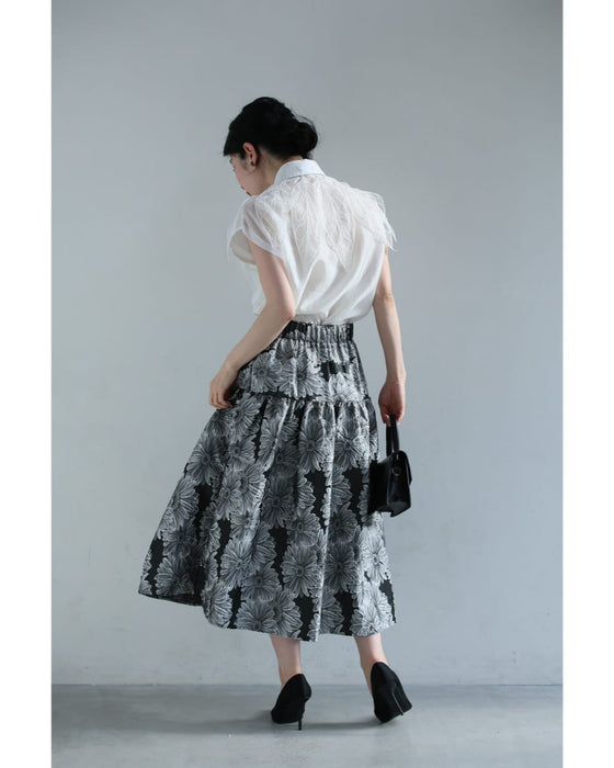 風にそよぐリーフレースのブラウストップス