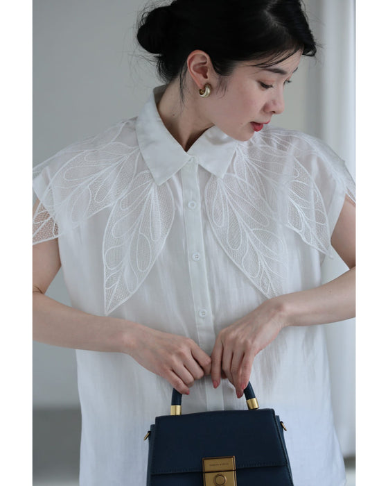 風にそよぐリーフレースのブラウストップス