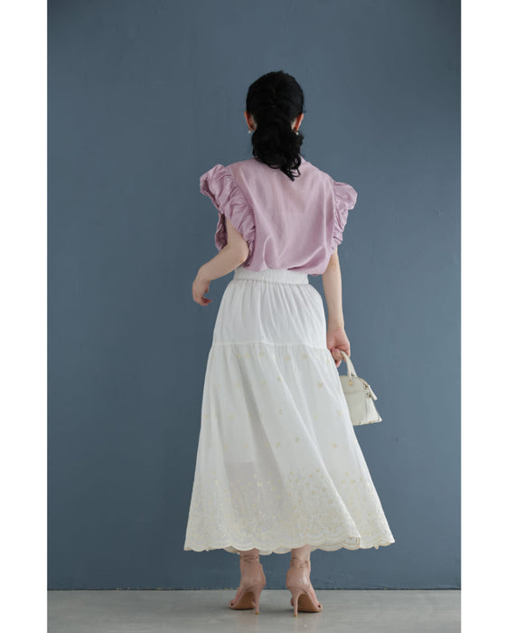 湧き上がるようなミルキーカラーの花刺繍ミディアムスカート