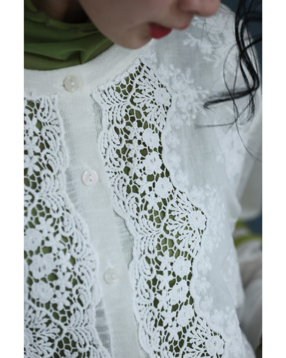 雅なレースが流れる刺繍シアーカーディガン