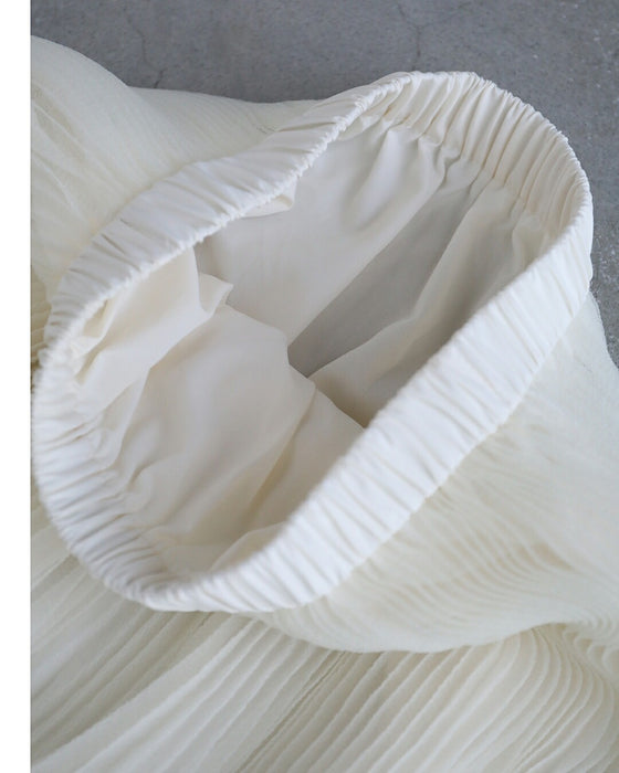 優雅に舞う立体チュールスカート