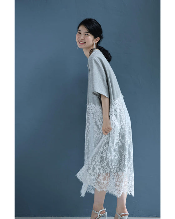 重なる柔らかレースのTシャツミディアムワンピース
