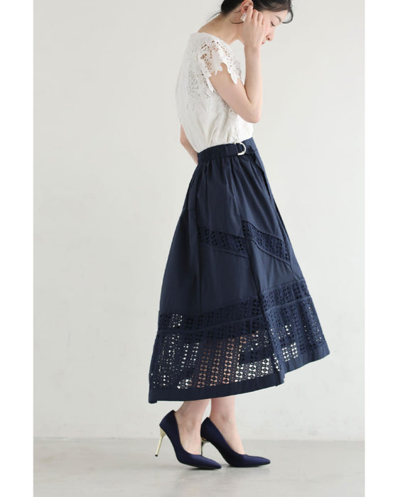 サイドベルトのパンチングレースミディアムスカート