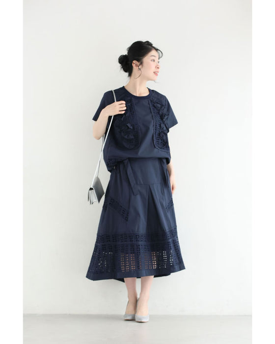 サイドベルトのパンチングレースミディアムスカート