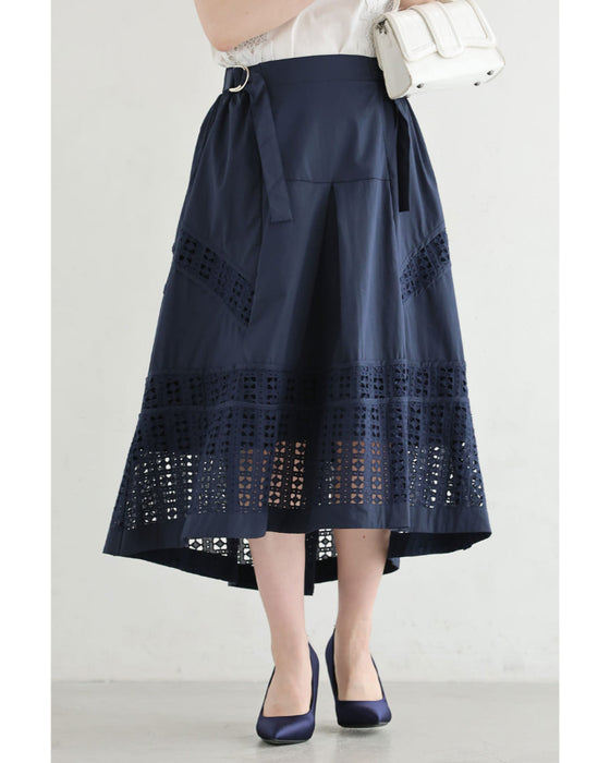 サイドベルトのパンチングレースミディアムスカート