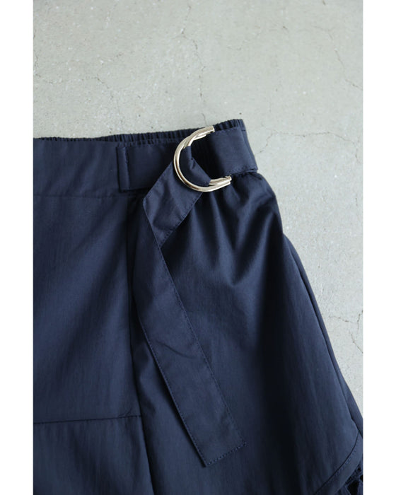 サイドベルトのパンチングレースミディアムスカート