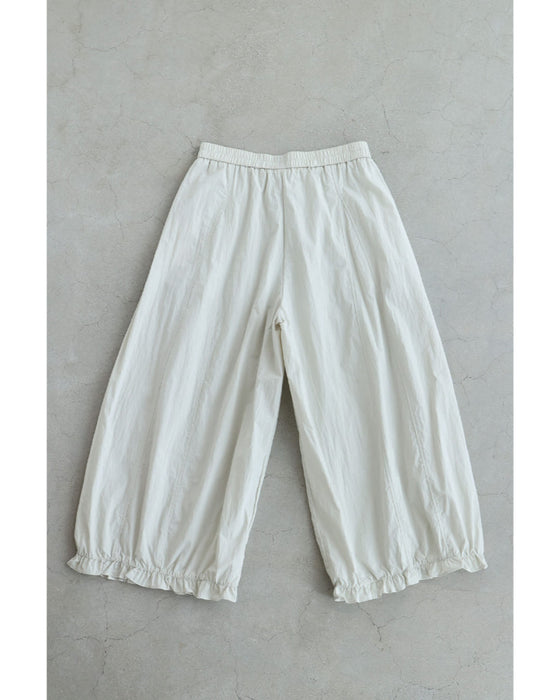 ふんわり軽やかなバルーンシルエットパンツ
