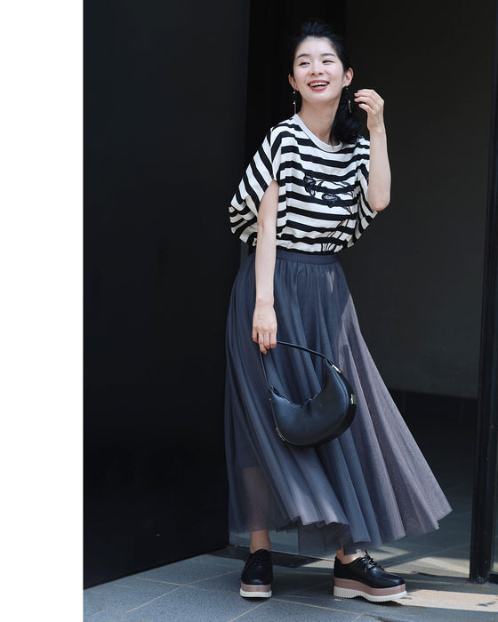 腕周りゆったりドルマンの黒花刺繍ボーダーTシャツトップス