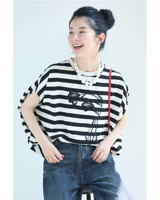 腕周りゆったりドルマンの黒花刺繍ボーダーTシャツトップス