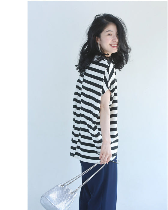 腕周りゆったりドルマンの黒花刺繍ボーダーTシャツトップス