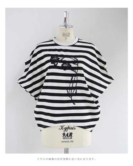 腕周りゆったりドルマンの黒花刺繍ボーダーTシャツトップス