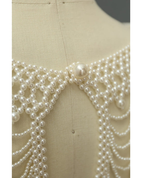 肩まで覆うドレッシーパールネックレス