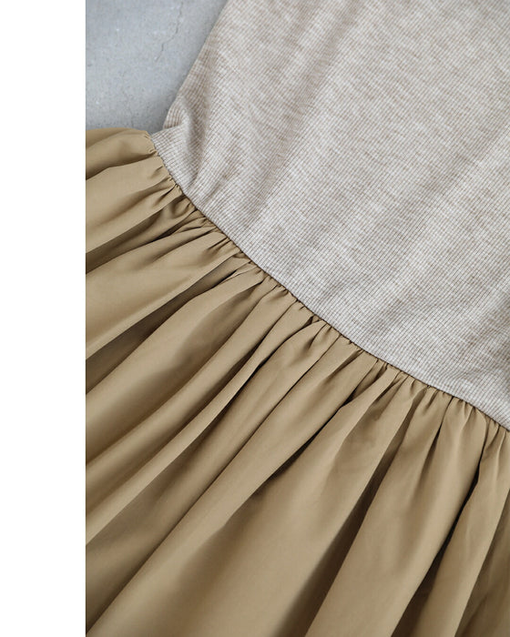 重ねて楽しむインナーフレアワンピース