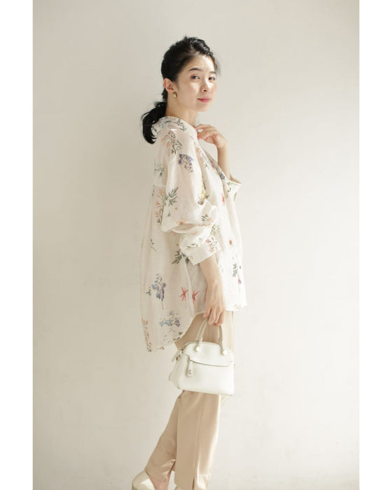 肌触り柔らかな花集めシアーシャツトップス