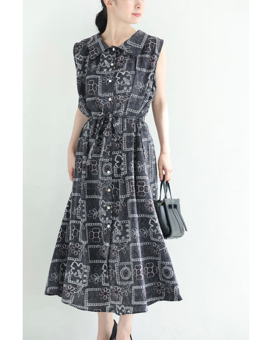 ゆったり心地よい刺繍風プリントのロングワンピース(紐リボン付き)