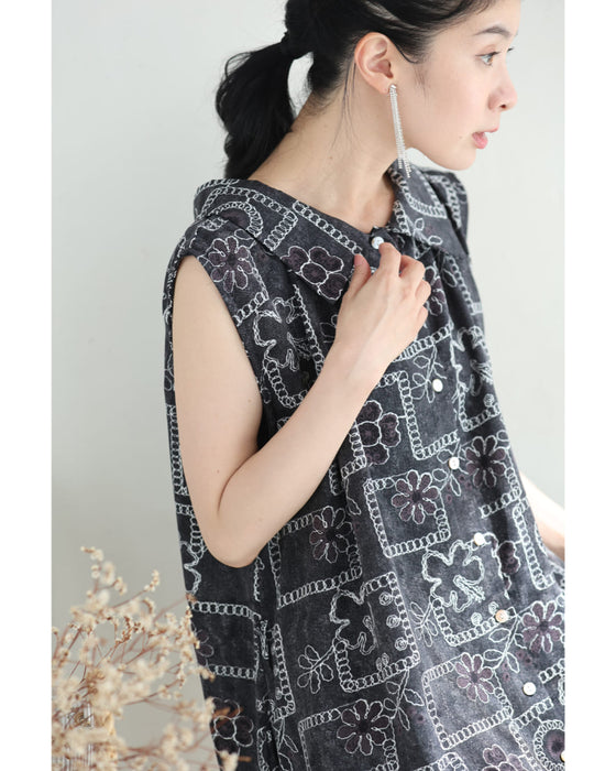 ゆったり心地よい刺繍風プリントのロングワンピース(紐リボン付き)