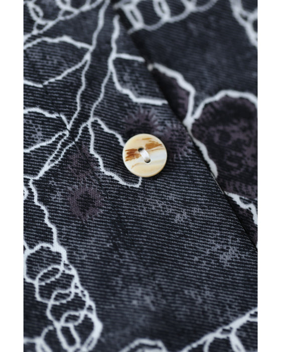 ゆったり心地よい刺繍風プリントのロングワンピース(紐リボン付き)