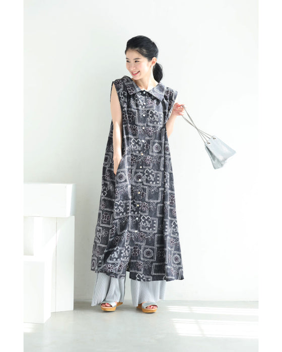 ゆったり心地よい刺繍風プリントのロングワンピース(紐リボン付き)