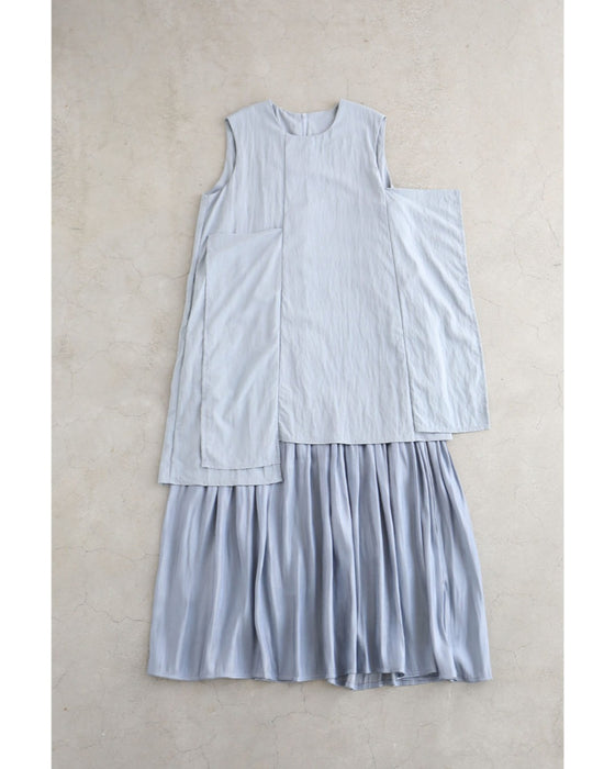 ひらひら裾が踊る重ね着風ロングワンピース