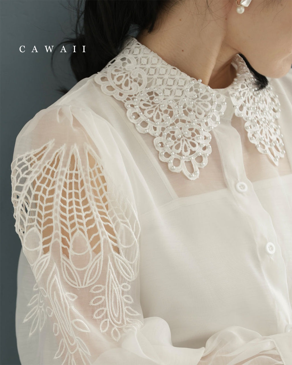 新作9月14日 パール艶めくレース襟のシアーシャツトップス cawaii w61494ps S~L対応 長袖 透け感 刺繍 装飾 華やか ホワイト オシャレ 個性的 大人可愛い エレガント 上品 春 秋服 秋物 冬服 冬物 レディース ファッション ミセス 30代 40代 50代 w61494ps-01_1024x.jpg?v=1757305058