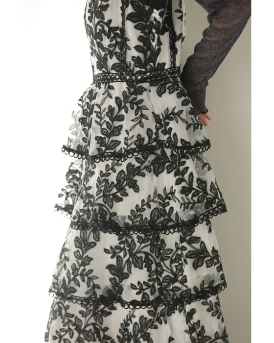 リーフ刺繍の段フレアオーガンジーロングワンピース