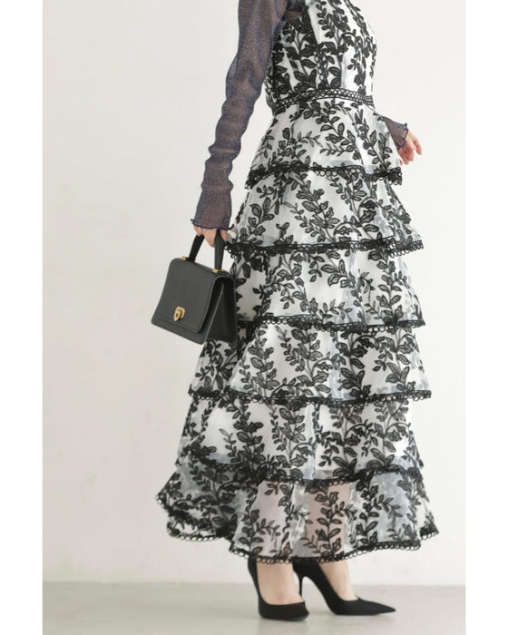 リーフ刺繍の段フレアオーガンジーロングワンピース