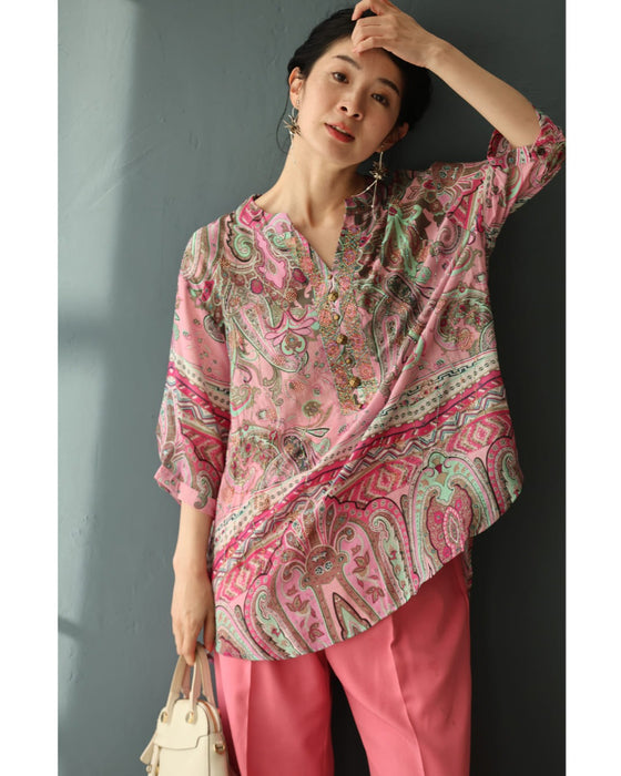 ビジュー輝く彩りスカーフ柄ブラウストップス