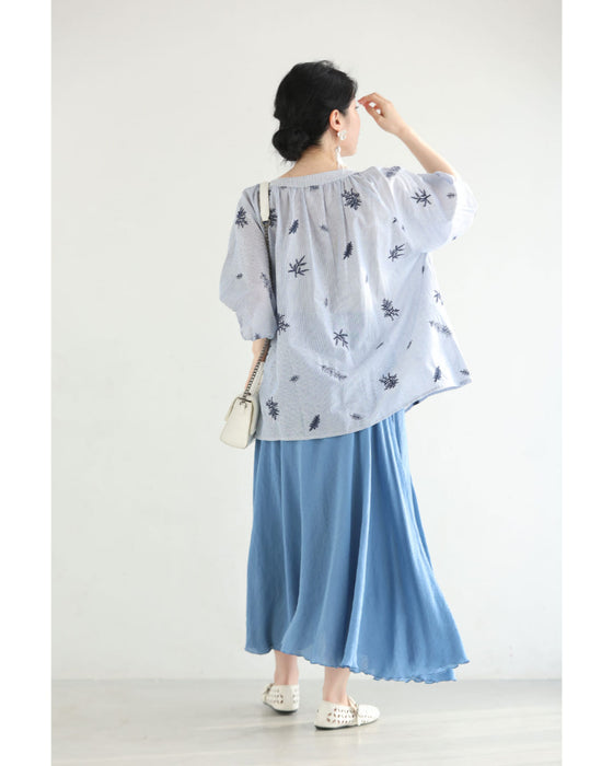 ビジュー輝く植物刺繍ストライプブラウストップス