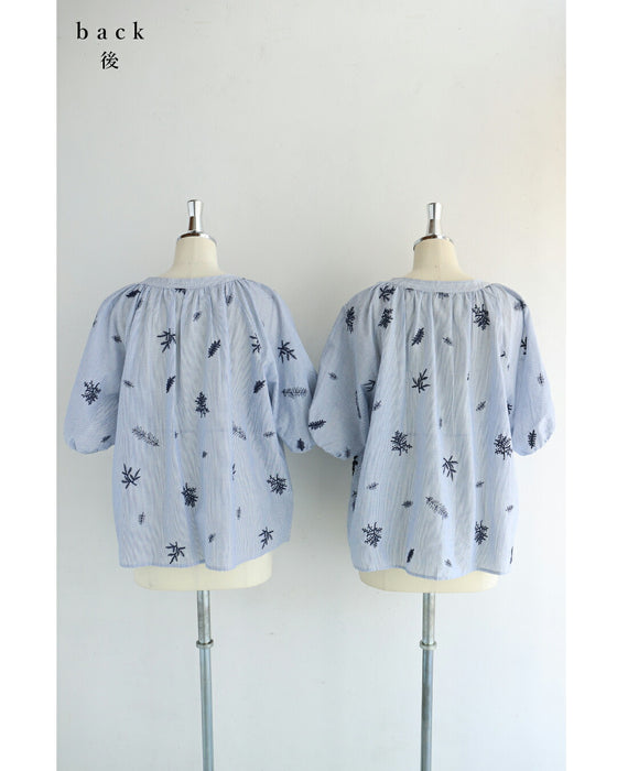 ビジュー輝く植物刺繍ストライプブラウストップス