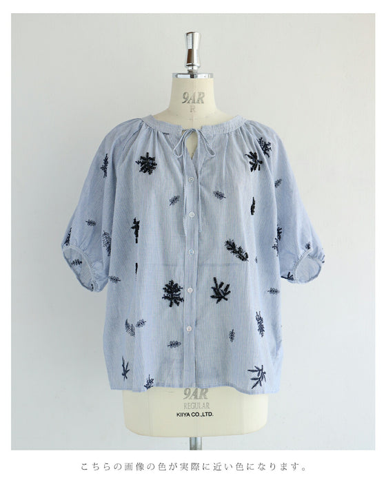 ビジュー輝く植物刺繍ストライプブラウストップス