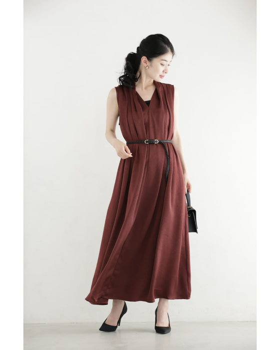 肩から流れる上品なタックロングワンピース(ベルト付き)