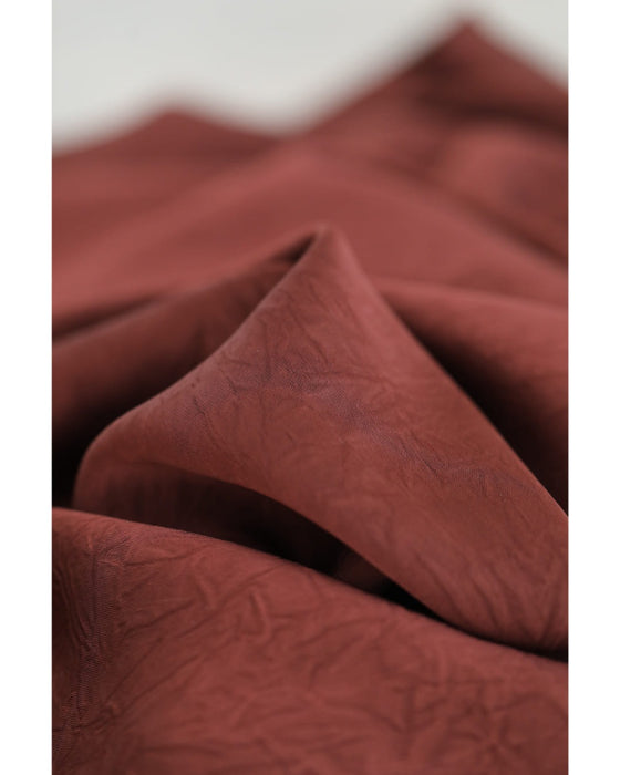 肩から流れる上品なタックロングワンピース(ベルト付き)