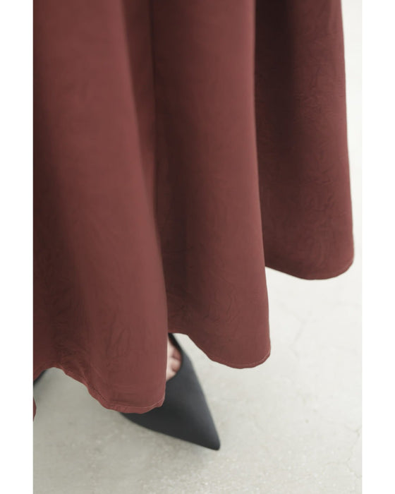 肩から流れる上品なタックロングワンピース(ベルト付き)