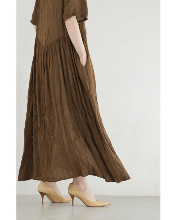 しっとりと柔らかなシワ加工ロングワンピース