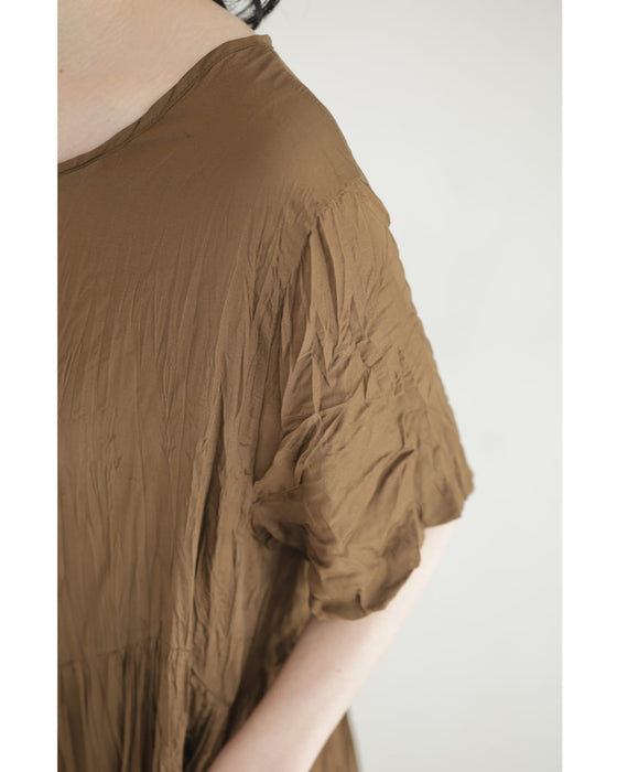 しっとりと柔らかなシワ加工ロングワンピース