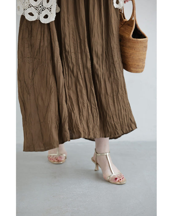 しっとりと柔らかなシワ加工ロングワンピース