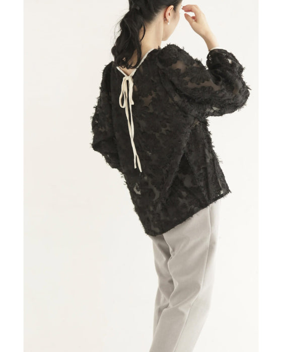 ふわふわシャギーのフレア袖シアーブラウストップス