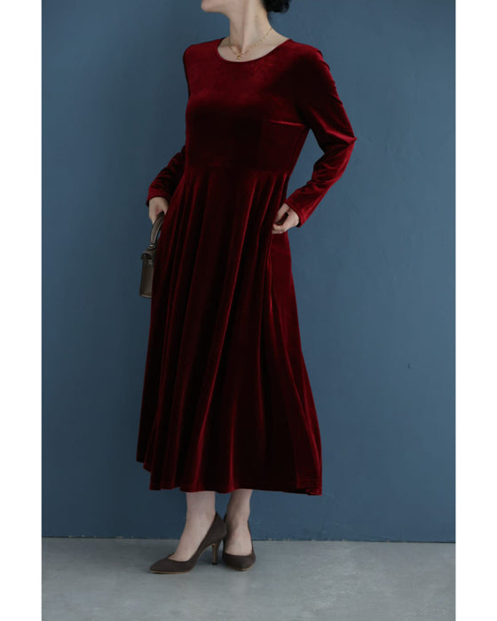 しっとり上質な艶めきベロアロングワンピース