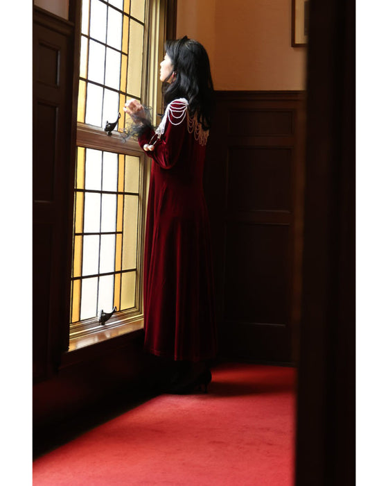 しっとり上質な艶めきベロアロングワンピース