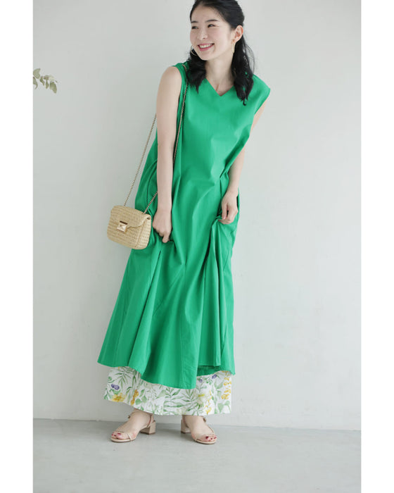 さらりと快適な履き心地。花々の美しさ広がるワイドパンツ