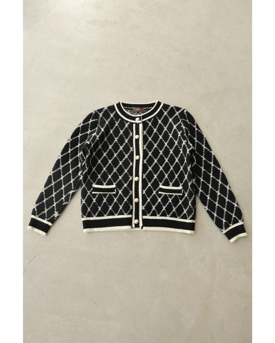 エレガントな金ボタンとダイヤチェック柄ニットカーディガン