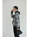 重ね着風な手元のチェックニットジャケット