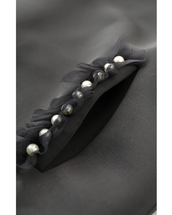 裾に咲くふわふわチュールのダンボール素材コート