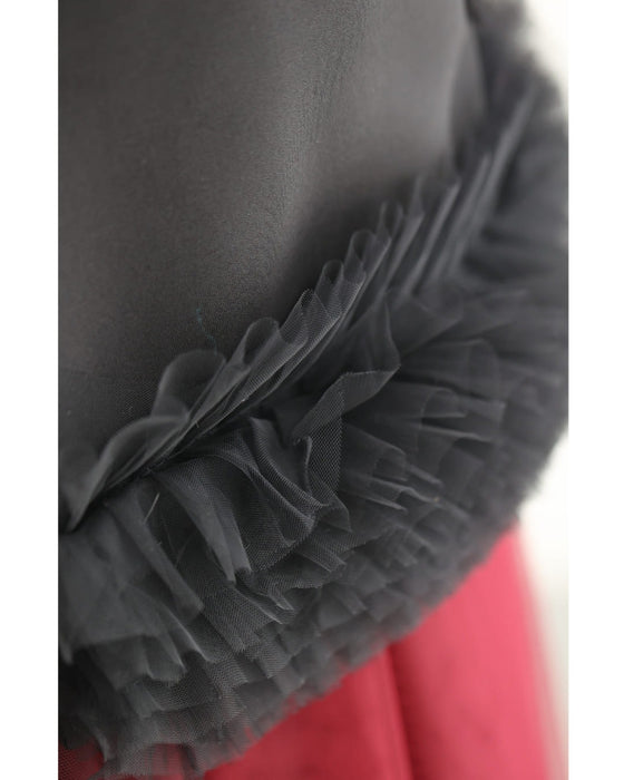 裾に咲くふわふわチュールのダンボール素材コート