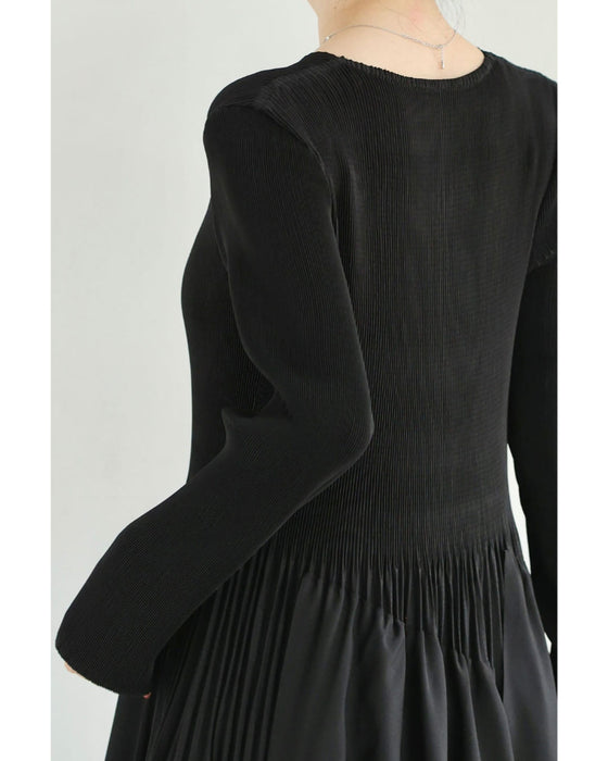 【予約商品】重なるフレア揺らめくミディアムワンピース